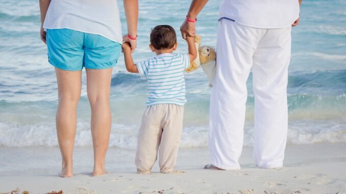 family-1111818_1280